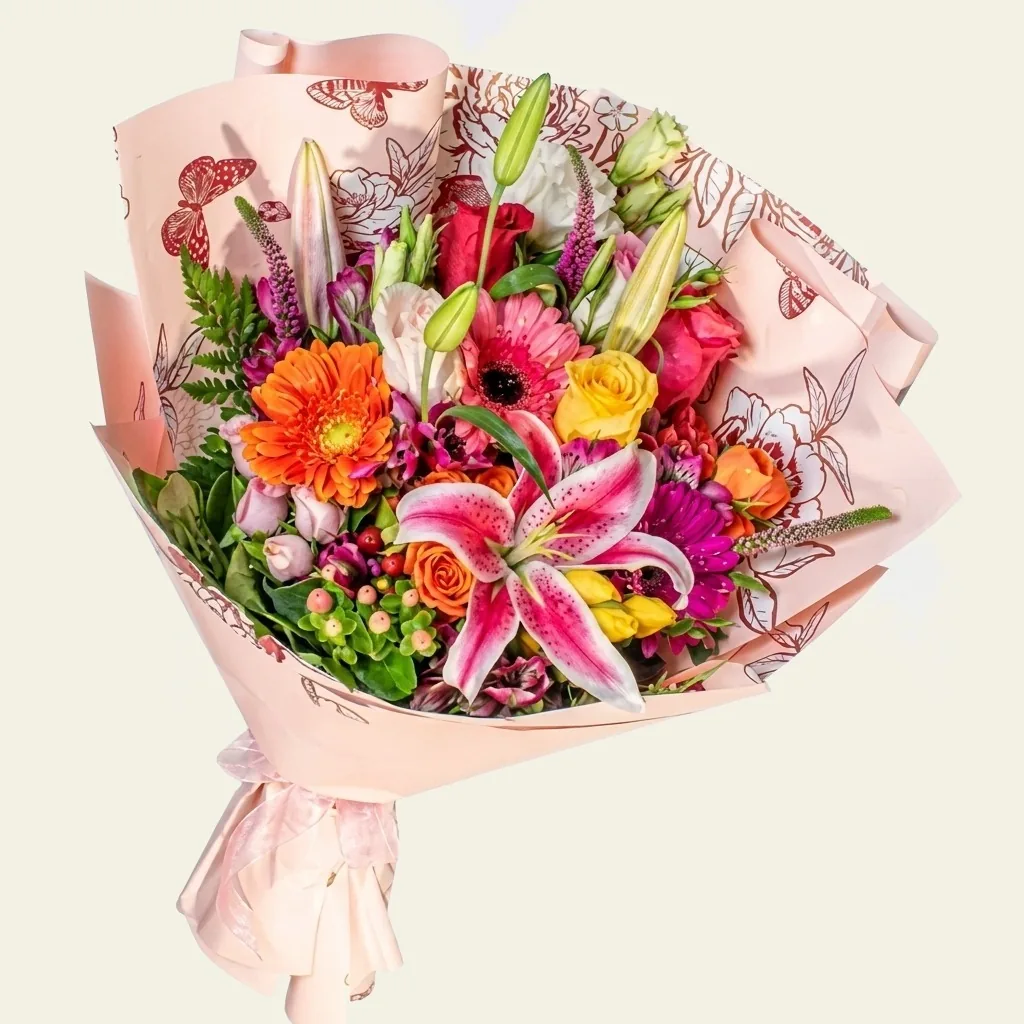 Ramo primaveral de Daku: flores de estación en tonos vivos
